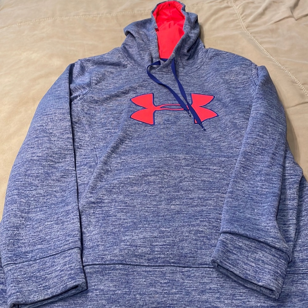 Womens UA hoodie